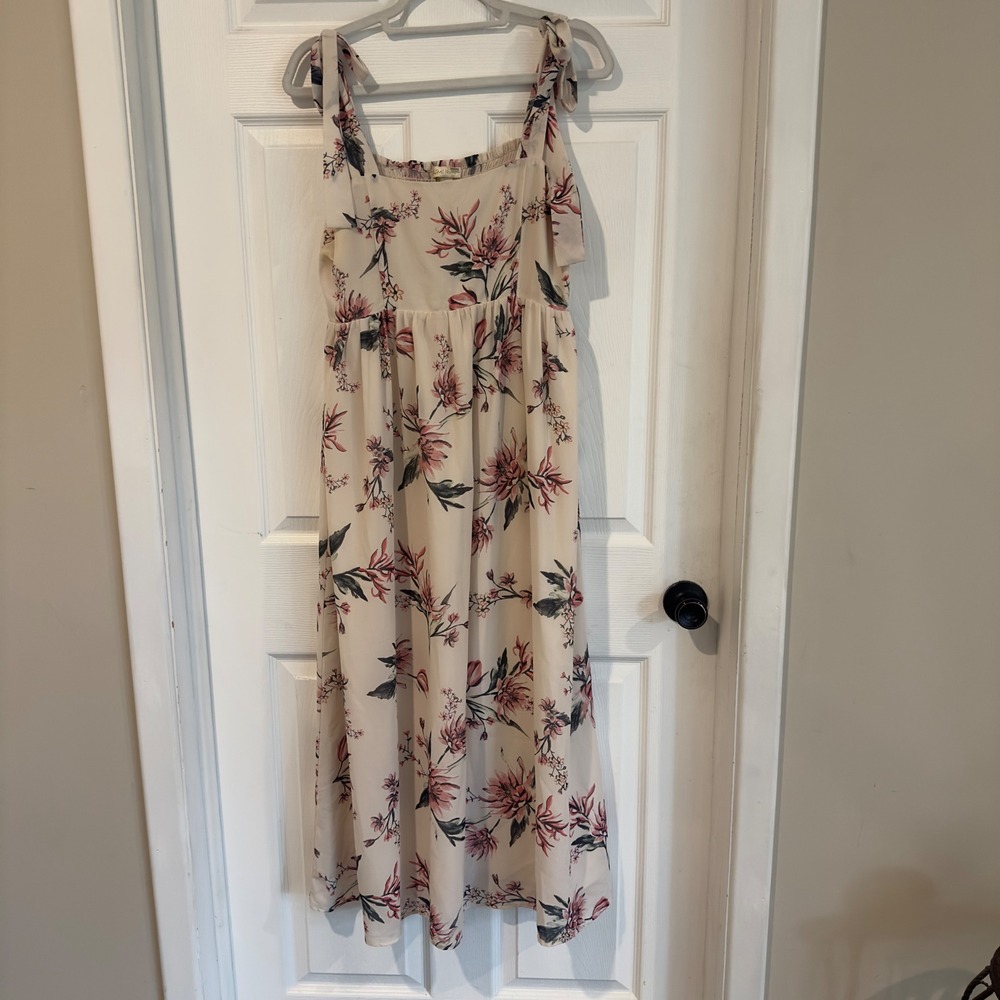 Yumi Kim Floral Maxi Dress Tie Shoulder Smocked Back Cream Pink Size Large